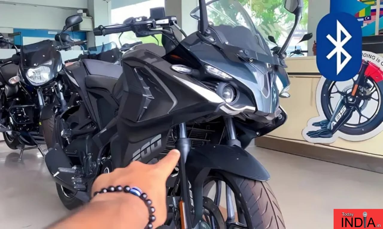 Bajaj Pulsar RS 200